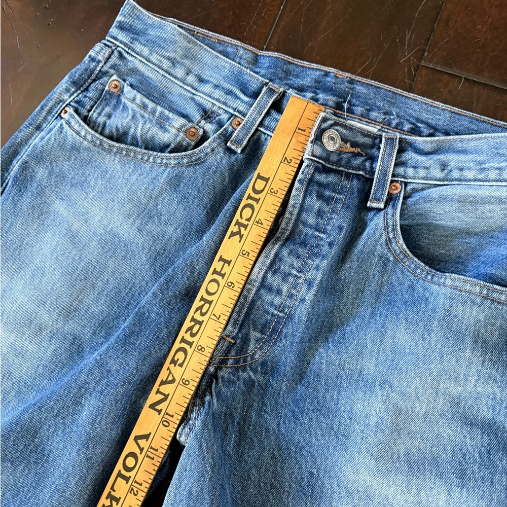 Vintage Levi's 501 Med/Dark Wash Button-Fly Blue Jeans - Y2K - Picture 8 of 11